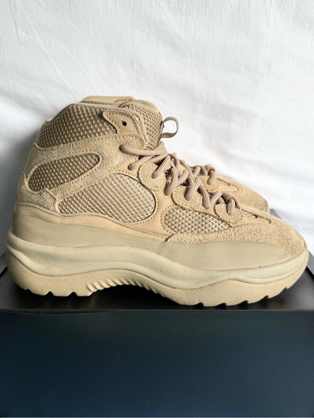 AUTHENTIC Adidas Yeezy Desert Boot “Rock” tan size 8 EG6462 2019 PRE-OWNED